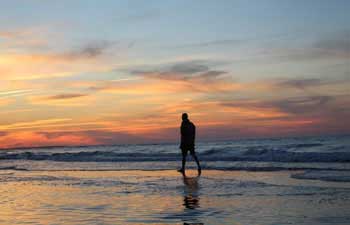 Beach and sunset daily-devotion-sunset-350x225